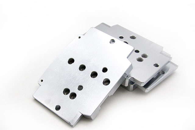 電視機鋁合金邊框噴砂氧化的好處