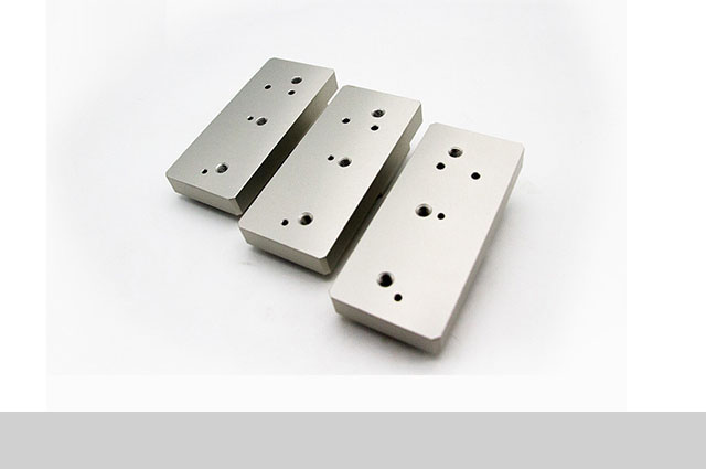 五金零件加工—深圳鑫創盟精密機械有限公司